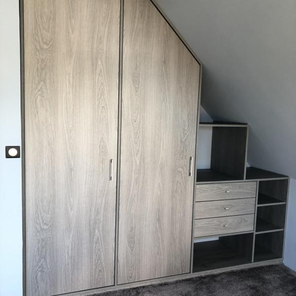 Placard sur mesure en sous pente