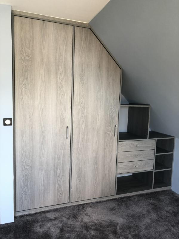 Placard sur mesure en sous pente