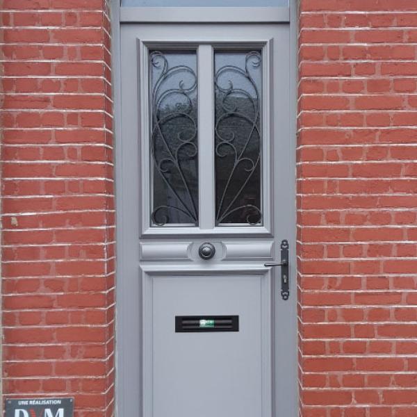 Porte bois modèle Djerba avec grille à Caudry