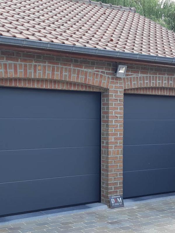 Porte de garage gris 7016