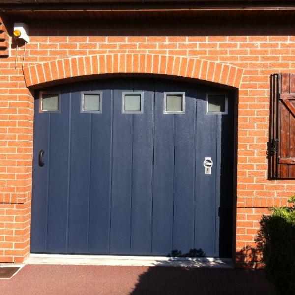 Porte sectionnelle monorainure laquage bleu