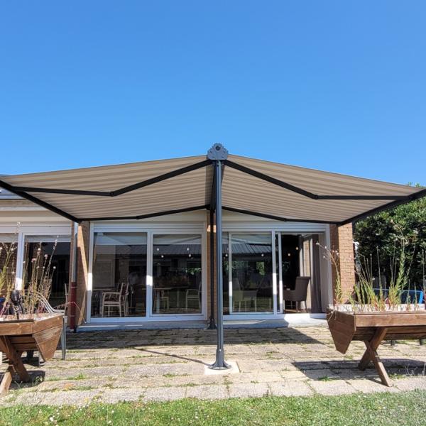 Store banne grenat onx