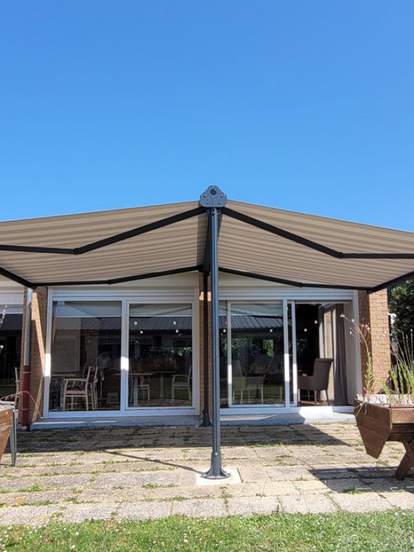 Store banne grenat onx